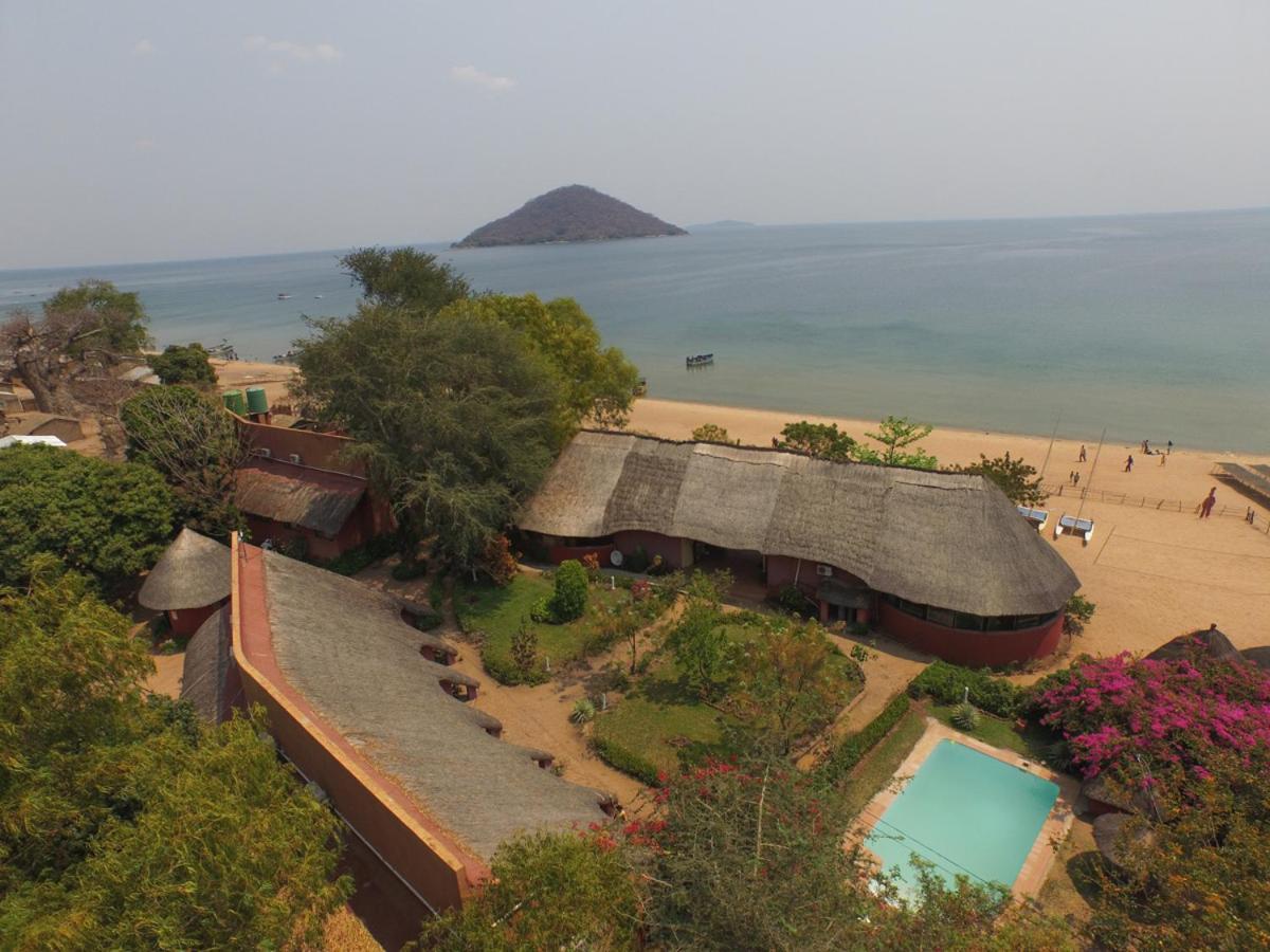 Cape Mac Lodge Cape Maclear Exterior photo